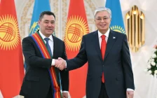 Мемлекет басшысы Садыр Жапаровты І дәрежелі «Достық» орденімен марапаттады