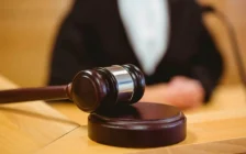 Жоғарғы Соттың 2 судьясы қызметінен босатылды