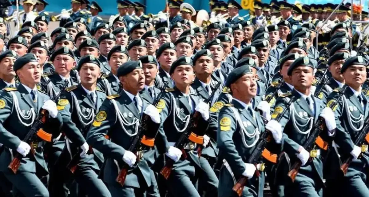 Қазақстан армияның жауынгерлік әзірлігін күшейту үшін әскери парад өткізуден бас тартты