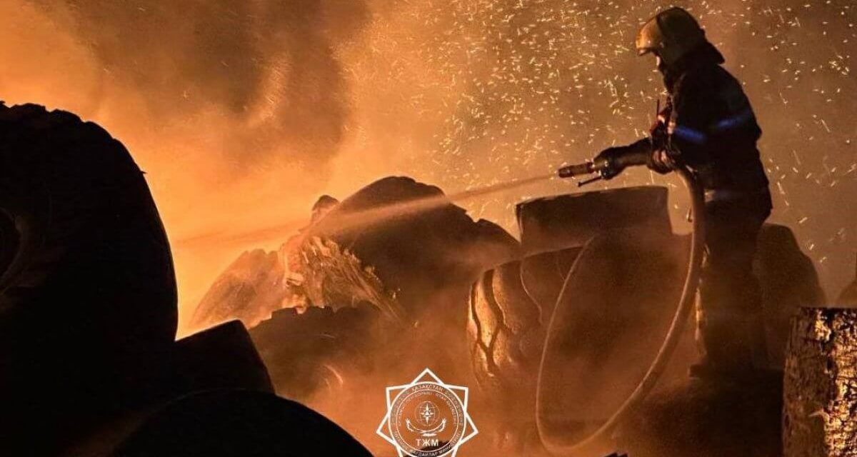 Елордада алапат өрт сөндірілді (ВИДЕО)