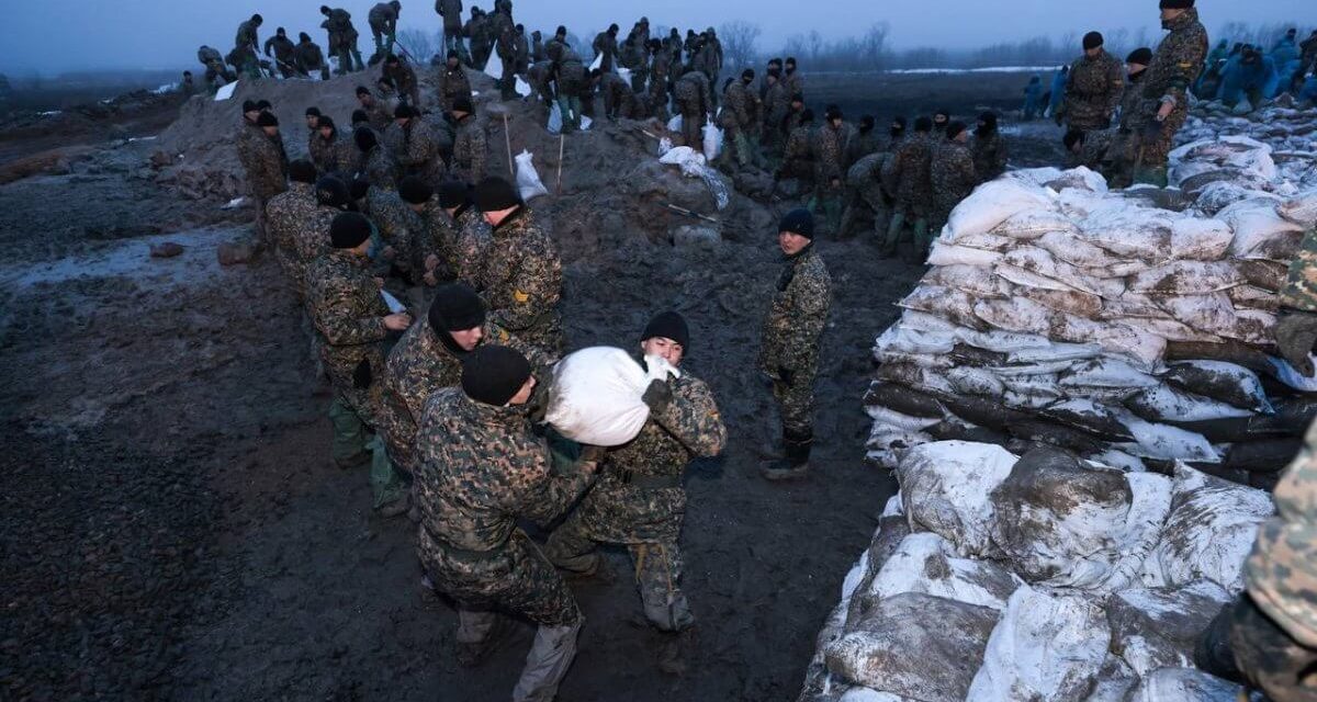 СҚО-да су тасқынына қарсы күреске 3 мыңнан аса адам жұмылдырылды – Олжас Бектенов