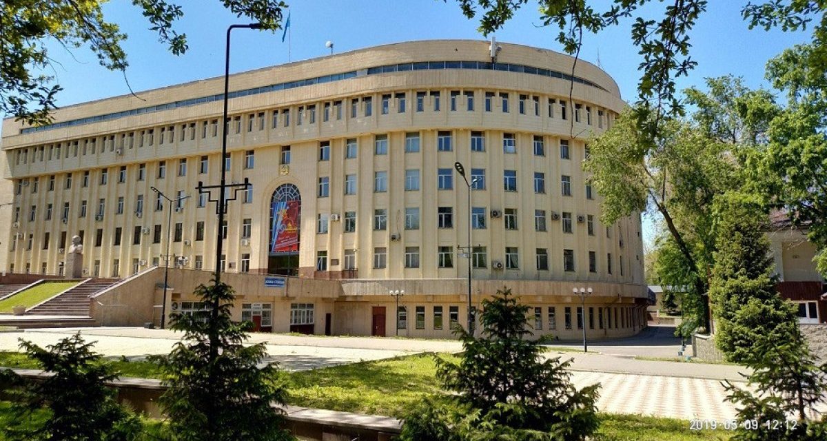 27 жыл бұрын заңсыз сатылып кеткен Абай педагогикалық университетінің жері қайтарылды