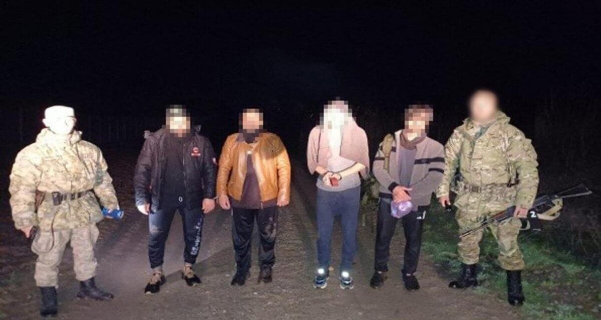 Жамбыл облысында шекараны заңсыз кесіп өтпек болған 17 шетелдік ұсталды