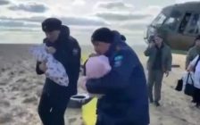 Эвакуация жүріп жатқан ауылда егіз қыз дүниеге келді