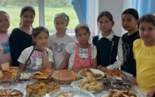 Отырарда оқушылар бәліш сатып, жиналған ақшаны Орал қаласына жіберді