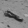Curiosity Марста зымыран сынығына ұқсас нысанды түсірді