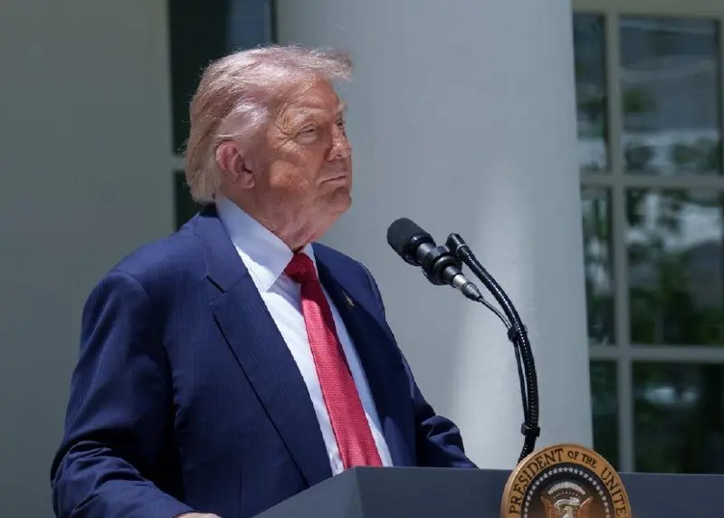 Трамп Ормуз бұғазындағы кеме алымынан бас тартты