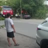 Семейде балалар аулада тұрған көлікті өртеп жіберді