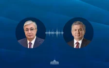 Тоқаев Мирзиёевті туған күнімен телефон арқылы құттықтады