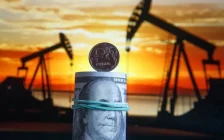 Таяу Шығыстағы шайқас: Brent мұнайы 100 доллардан асты