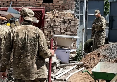 Әскери киімдегілердің құрылыс салуы: Қорғаныс министрлігінің түсінік берді