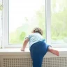 Петропавлда бес жастағы бала терезеден құлап кетті