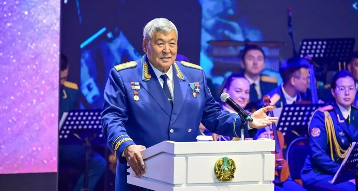 «Бес автокөлік тігіледі»: Президент Тоқаев Тоқтар Әубәкіровты мерейтойымен құттықтады