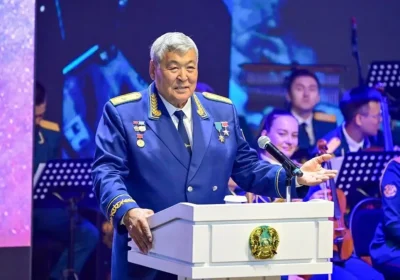 «Бес автокөлік тігіледі»: Президент Тоқаев Тоқтар Әубәкіровты мерейтойымен құттықтады
