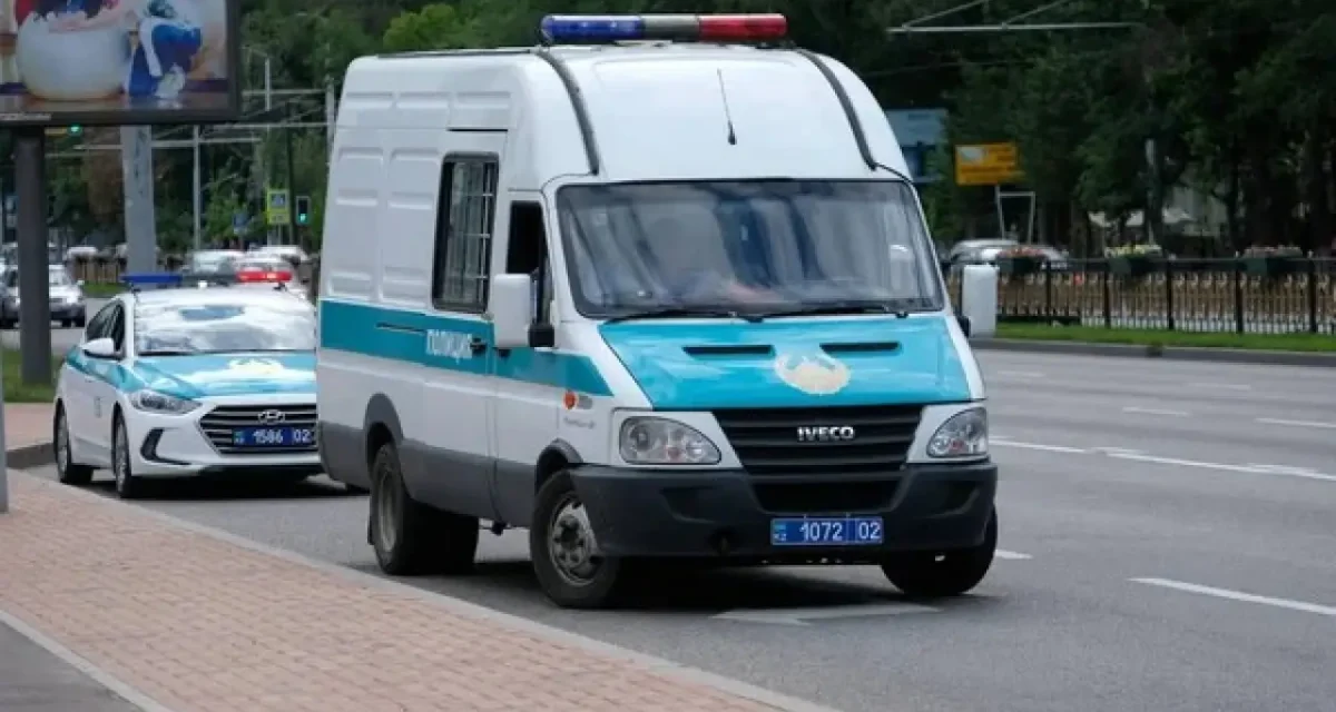«Есірткі іздеп жүр деп ойладым»: Алматы тұрғыны бейтаныс жігітті ұрып-соқты