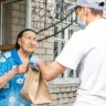 Курьердің қырағылығы: Алматыда зейнеткер 3 мың долларын алаяққа беріп жібермек болған