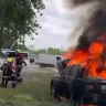 Астанада көше бойында жеңіл автокөлік өртке оранды