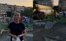 Жезқазған тұрғындары балалар ойын алаңындағы қоқысты өздері тазалап жүр