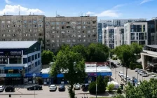 Алматыда 70 жастағы әйел бесінші қабаттан құлап мерт болды