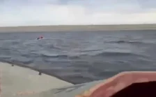 Маңғыстауда сапбордпен жүзген екі жасөспірім аман құтқарылды