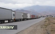 Жамбыл облысындағы «Қарасу» өткізу пунктінде Қырғызстанға бет алған 400-ге жуық жүк көлігі кезекте тұр