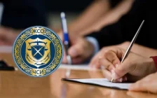 Жеке сот орындаушысы борышкерлердің ақшасын туыстарының шотына аударған