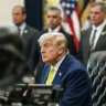 АҚШ президенті туғаннан азаматтық құқығын шектеуге бағытталған жаңа жарлықтарға қол қойды