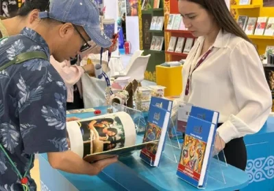 Қазақ әдебиеті Гуанчжоу кітап көрмесінде таныстырылды