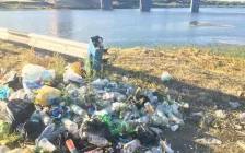 Қарағанды облысында Нұра өзенінің жағасы қоқысқа толды: тазалыққа кім жауапты?