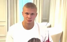 Эрлинг Холанд жаңа маусым қарсаңында шаш үлгісін өзгертті