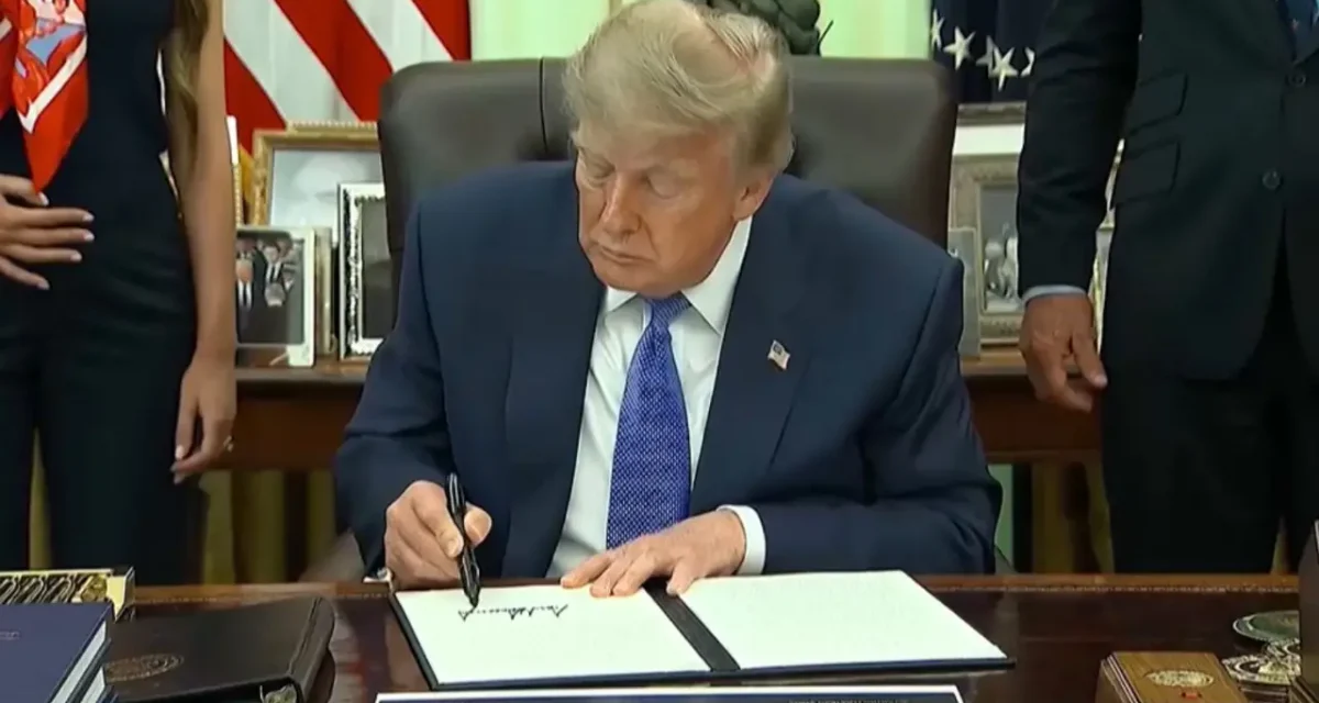 Құқық қорғау ұйымдары Трампты сотқа берді