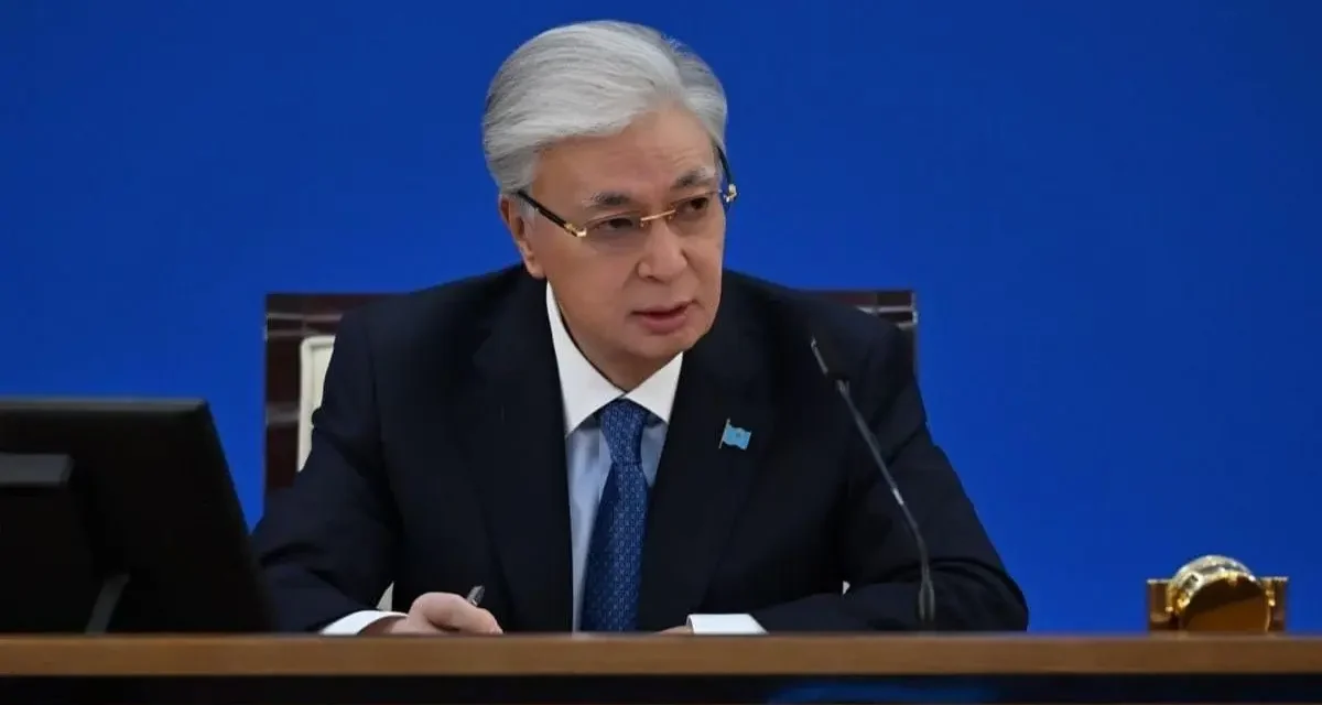 Президент Шавкат Рахмоновтың әкесінің қайтыс болуына көңіл айтты