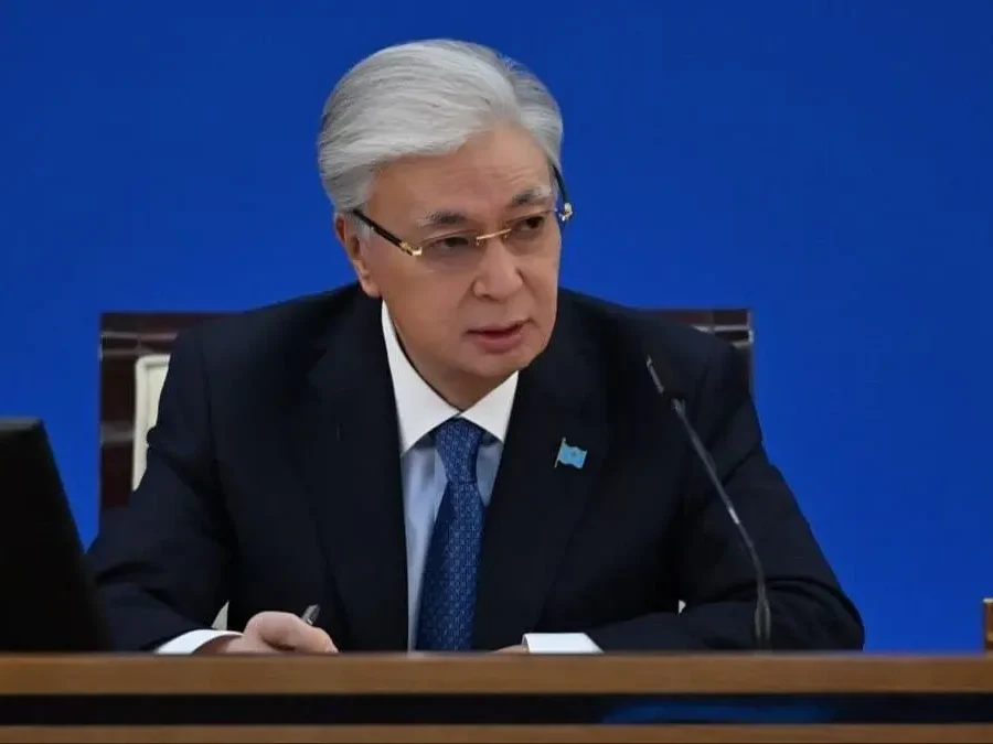 Президент Шавкат Рахмоновтың әкесінің қайтыс болуына көңіл айтты