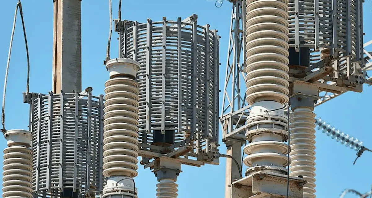 Қарасай ауданындағы электр дауы: Әкімдік жекеменшік трансформаторларды неге тексермейді?