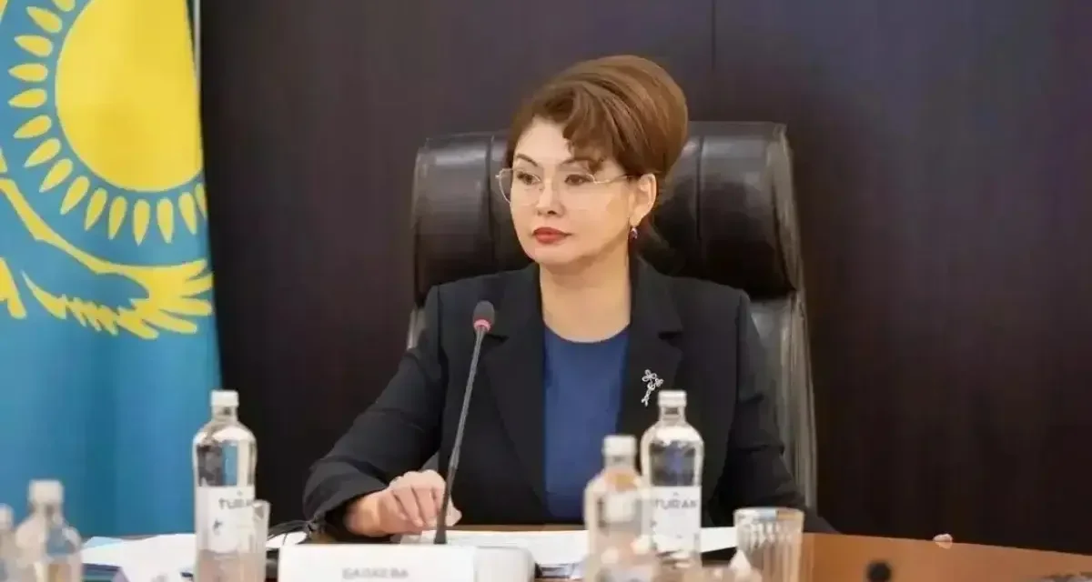 «Заң алдында бәрі тең»: мәдениет және ақпарат министрі БАҚ өкілдері мен блогерлерге үндеу жасады