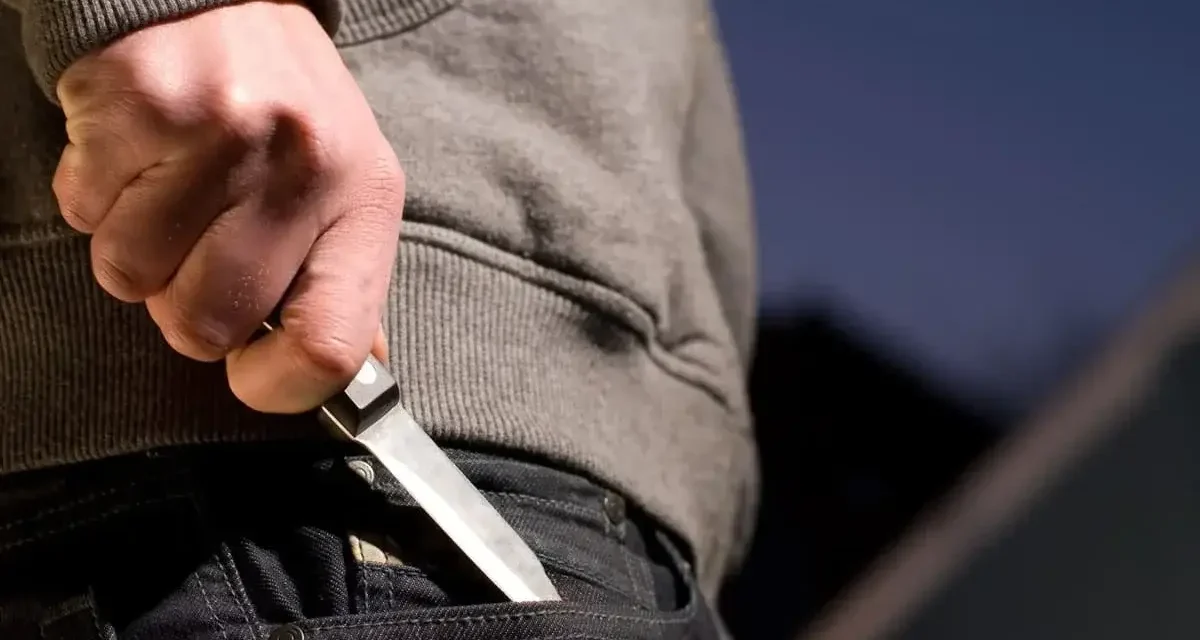 Туған анасын қорғамақ болған: Жітіқарада өгей әке 15 жастағы баланы пышақтап өлтірді