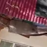Атырауда балкон опырылып түсті: тұрғындар адам мерт болуы мүмкін екенін айтуда