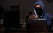 Түркістанда алаяқтар медицина ұйымының басшысынан 15 млн теңге бопсалады
