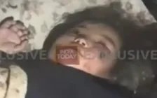 Непалдағы су тасқынынан үш тәулік үйінді астында жатқан қыз аман алынды