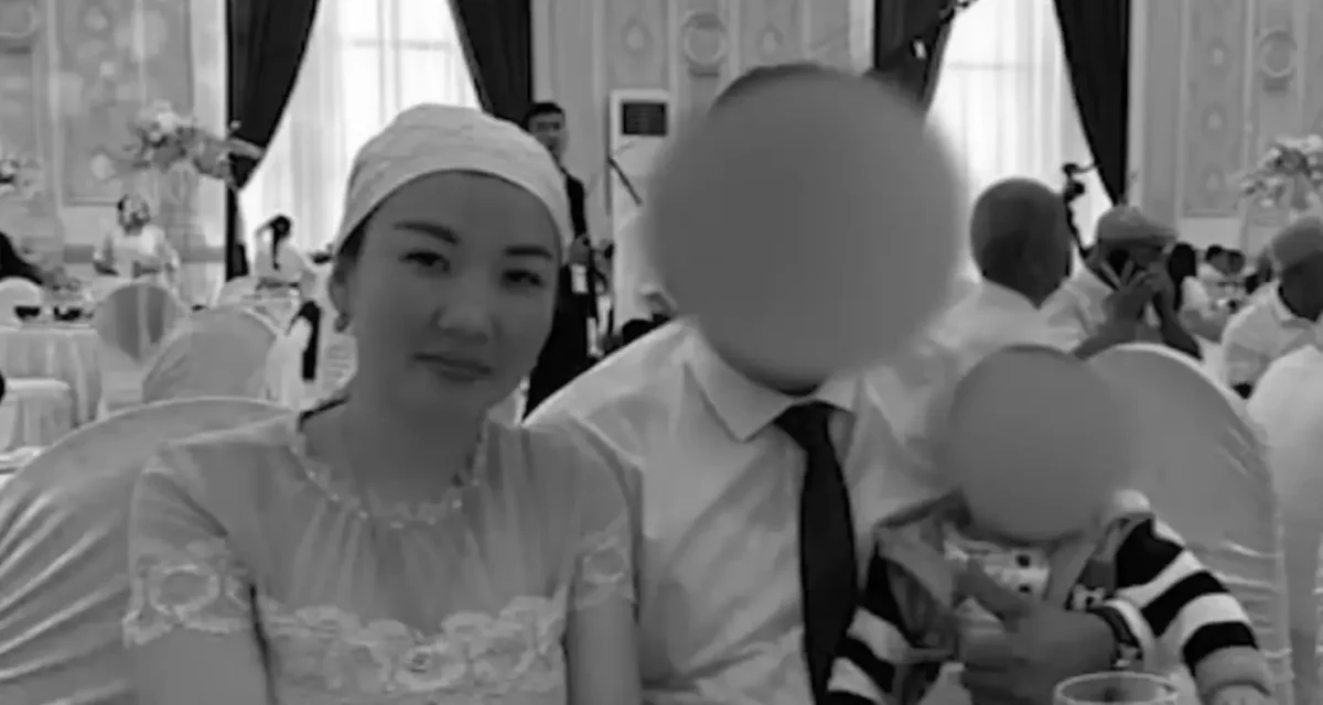 «Қолын сындырып, тепкілеген»: Алматы облысында 29 жастағы үш баланың анасы ажал құшты
