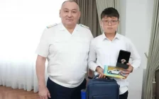 Қарағандылық жасөспірім суға батып бара жатқан төрт жасар баланы құтқарып қалды