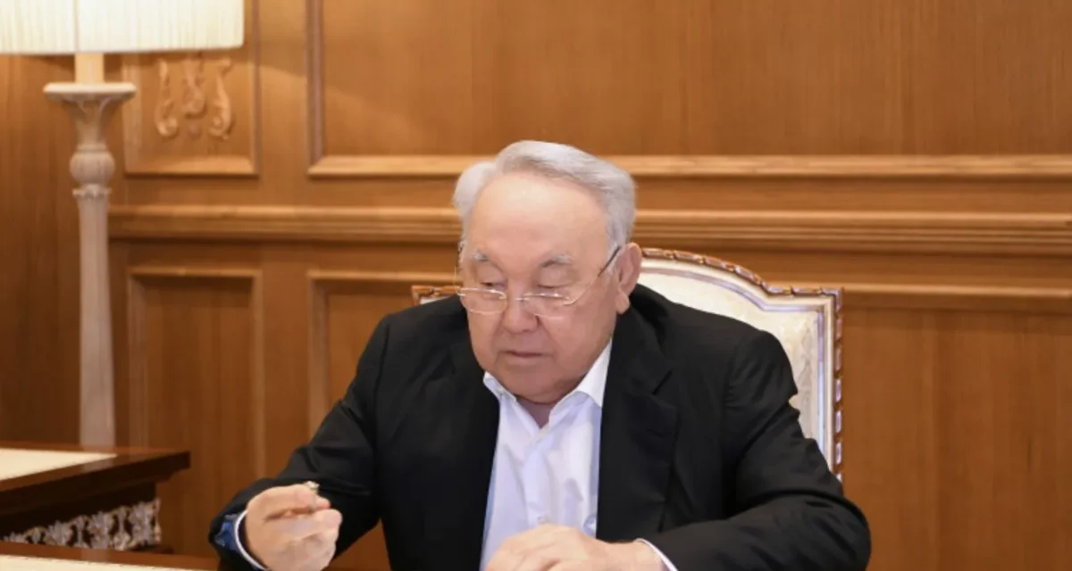 Нұрсұлтан Назарбаев Құрылтай сайлауында дауыс берді