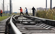 Ақмола облысында ер адам қозғалып бара жатқан вагонның астына түсті