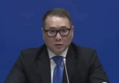 «Қытайдың синтетикасы мен түріктің киімі»: Шенеуніктер халыққа арзан отандық тауарды қайдан таппақ?