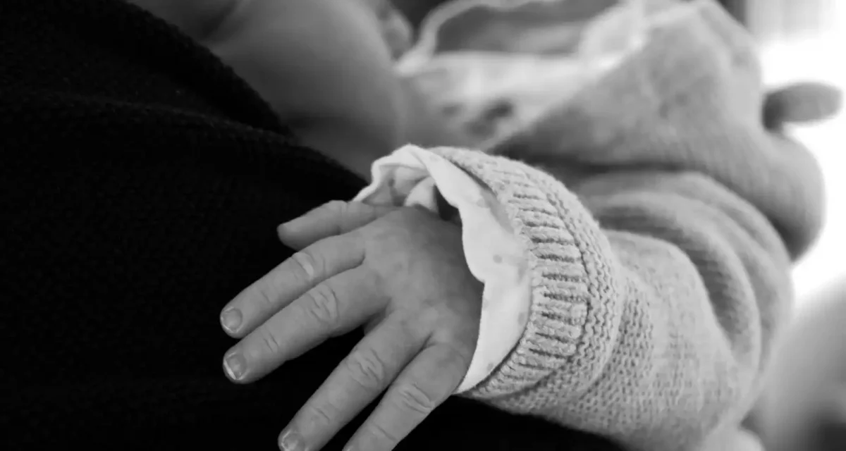 Павлодар тұрғыны жаңа туған сәбиін 800 мың теңгеге сатпақ болған