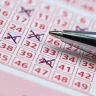 Италияда әйел қоқысқа тастаған лотерея билетінен миллион еуро ұтып алды