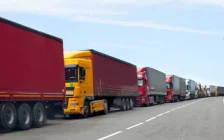 Жамбыл облысындағы «Қарасу» өткізу пунктінде Қырғызстан бағытына 400-ге жуық жүк көлігі жиналды