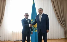 АҚШ мемлекеттік хатшысының көмекшісі Қазақстанға инвестиция мәселесін талқылау үшін келді