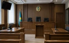 Шымкентте әйел адам пластикалық операциядан кейін бір көзінен айырылған