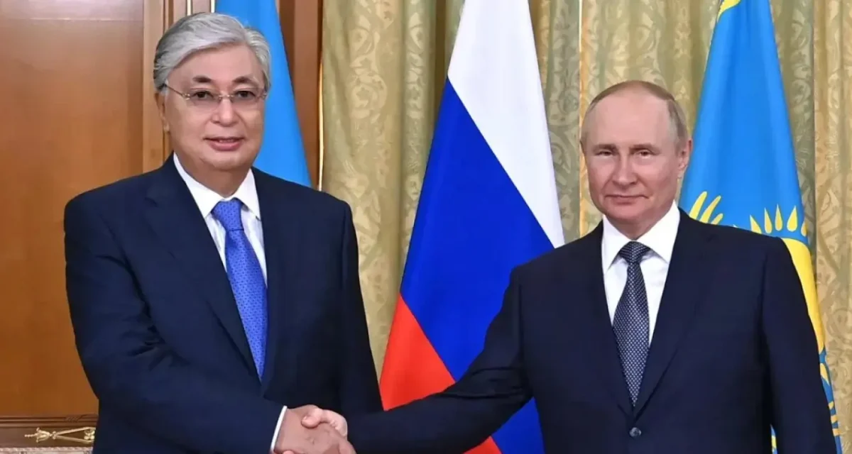 Тоқаев пен Путин Бішкектегі ШҰҰ саммитінде кездесті
